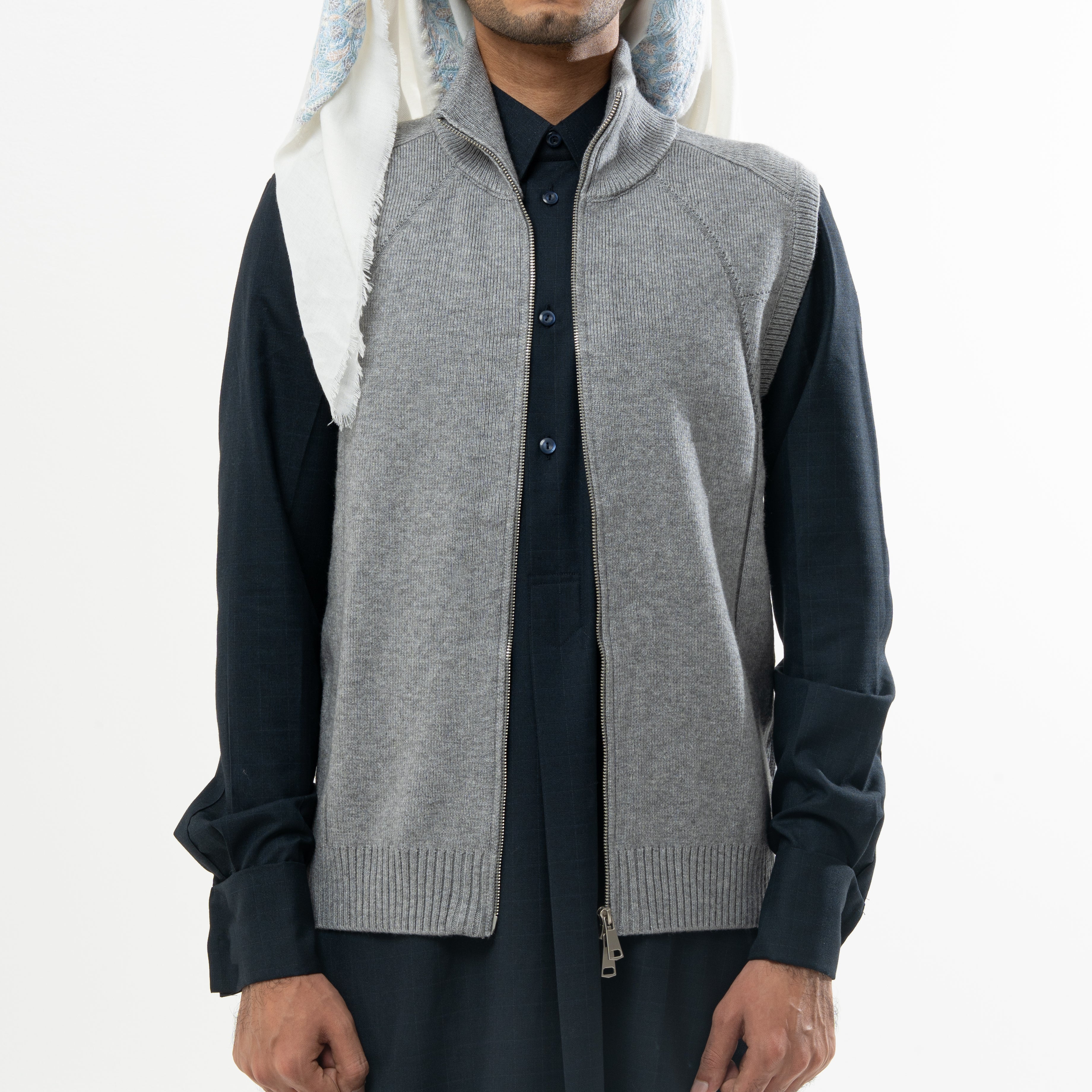 KNITTED VEST